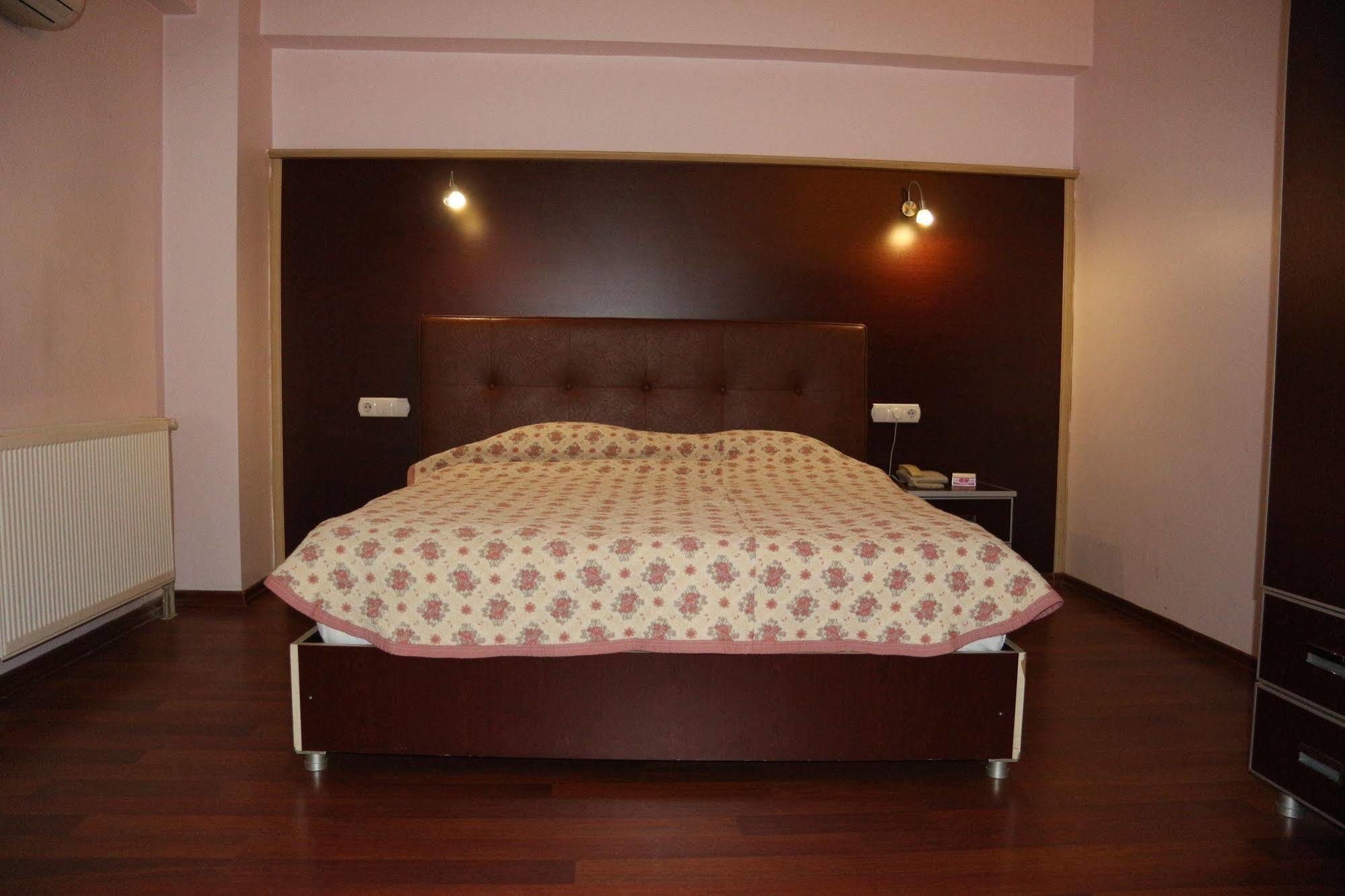 Hotel Metropolis Torbalı Exteriér fotografie